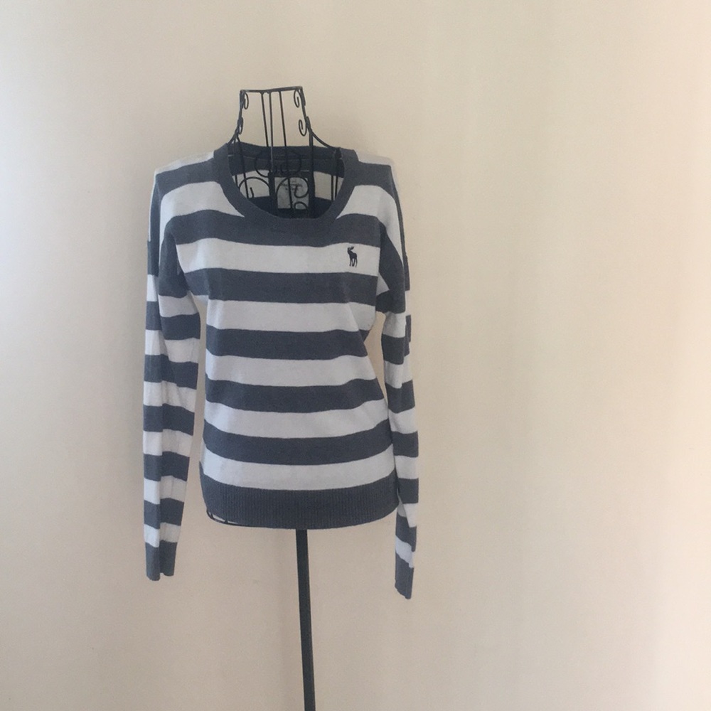 Abercrombie & Fitch Sweater